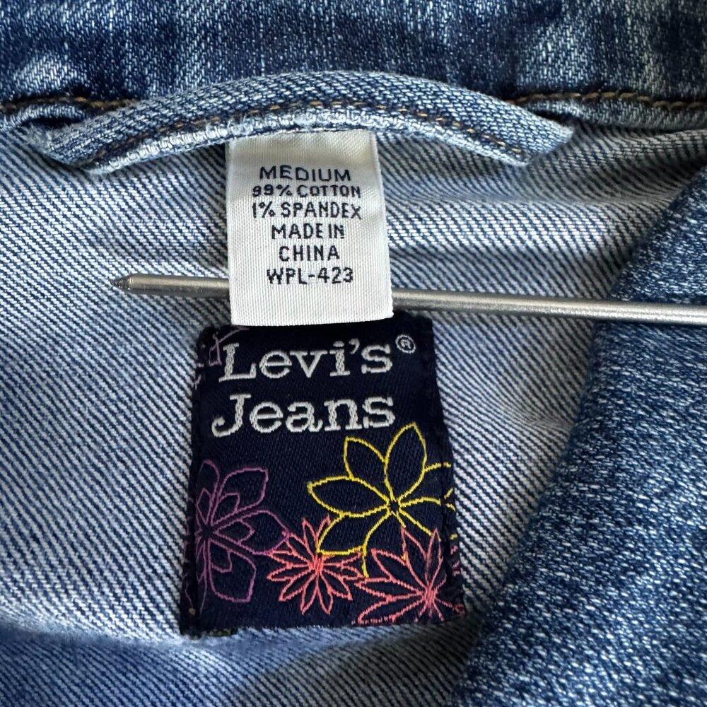 Levi's 730 Series Trucker Jean Jacket - Med Wash - Floral Tag - Small - Picture 3 of 11